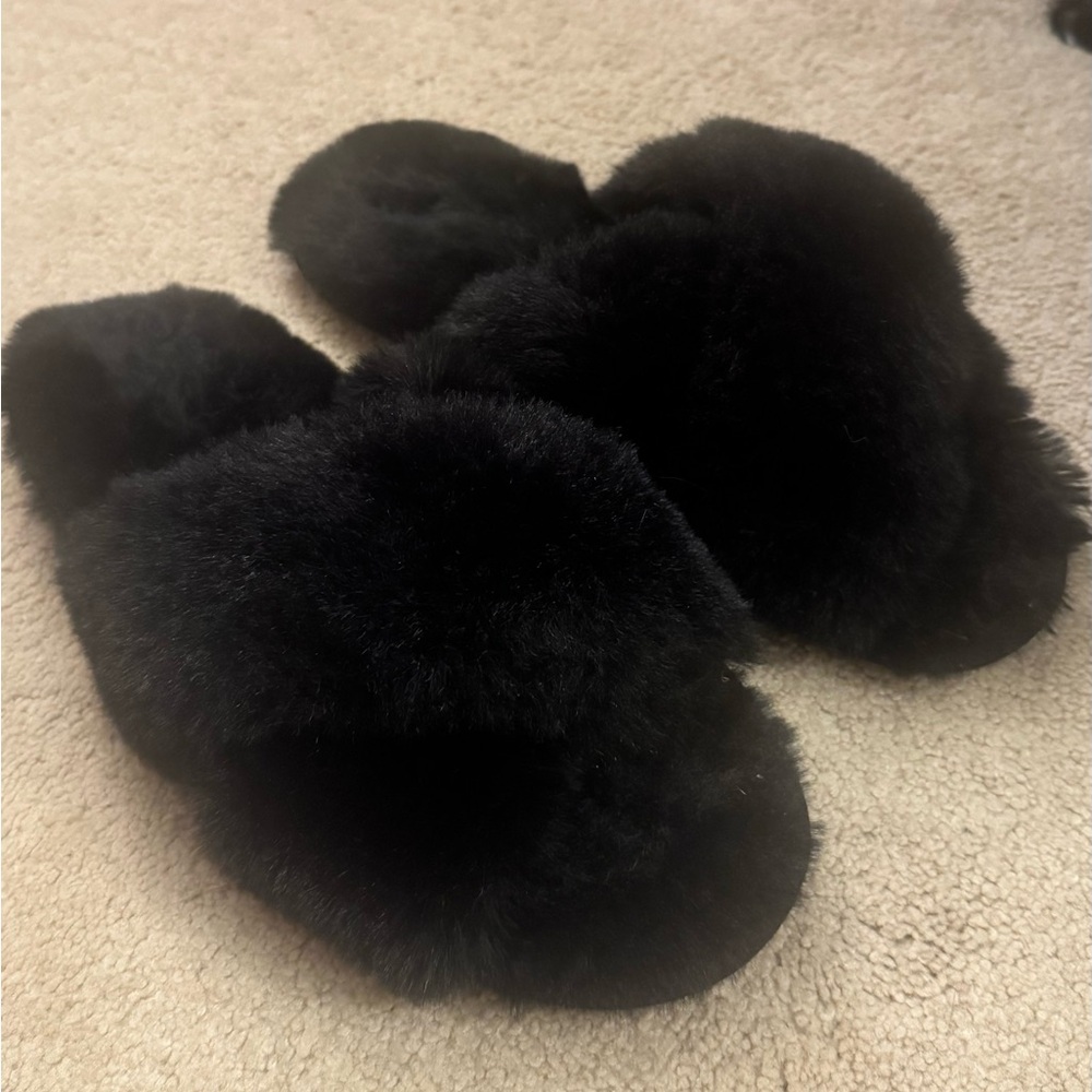 Cozy Black Fuzzy Slippers